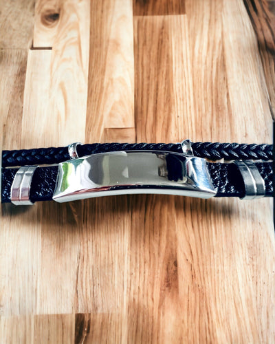 Herrenarmband aus PU-Leder und Edelstahl mit Gravurmöglichkeit – Erhältlich in Zwei Farbvarianten