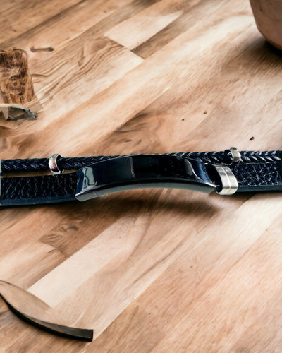 Herrenarmband aus PU-Leder und Edelstahl mit Gravurmöglichkeit – Erhältlich in Zwei Farbvarianten