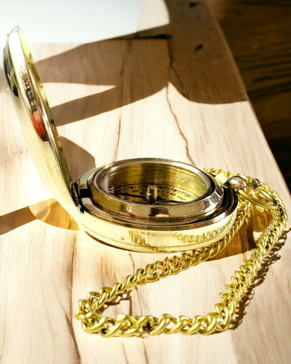 Goldfarbener Kompass "Przygoda" – Eleganter Entdeckungsnavigator