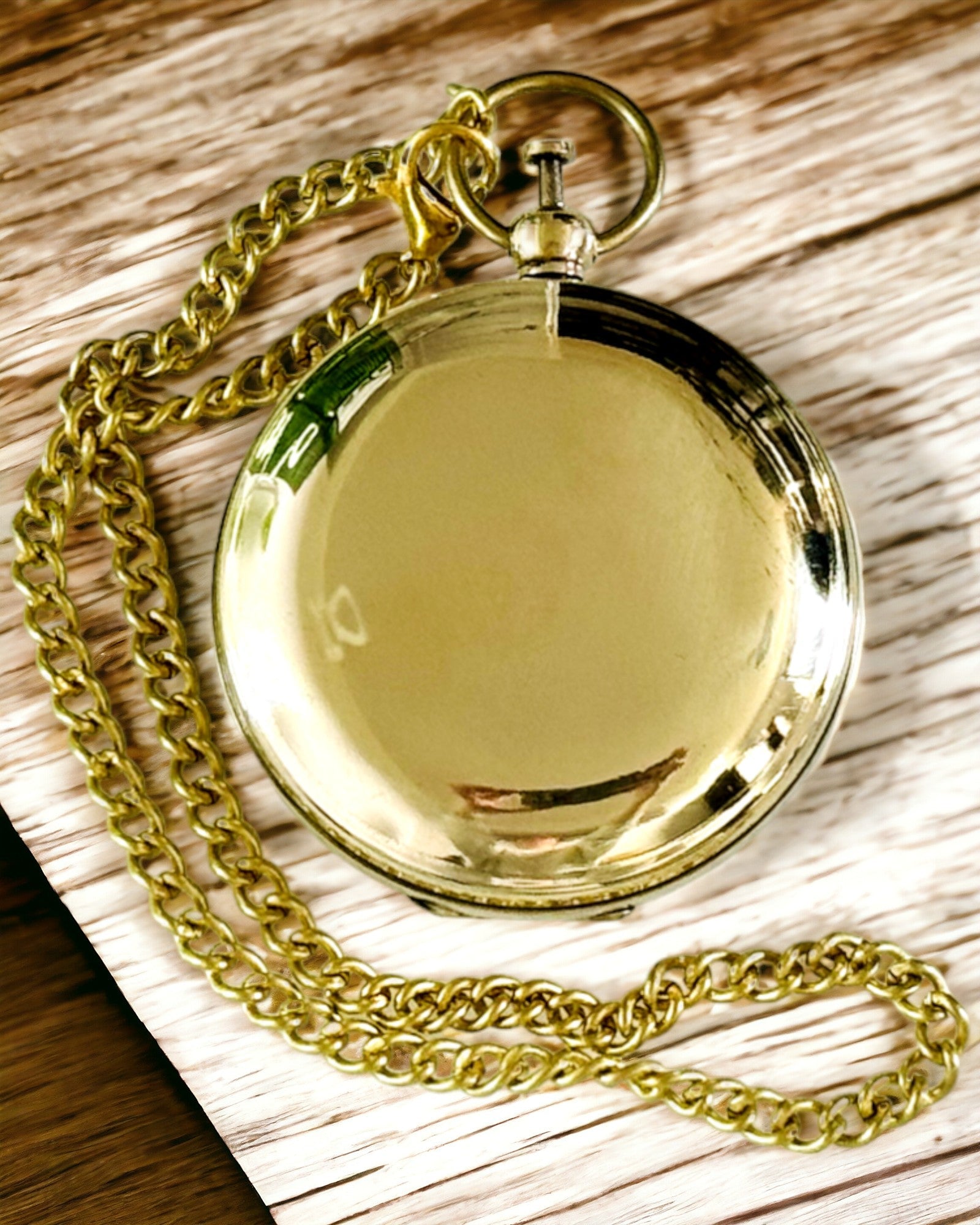 Goldfarbener Kompass "Przygoda" – Eleganter Entdeckungsnavigator