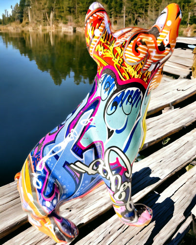 Handgefertigte Französische Bulldoggenfigur im Street-Art-Stil mit Gravuroption