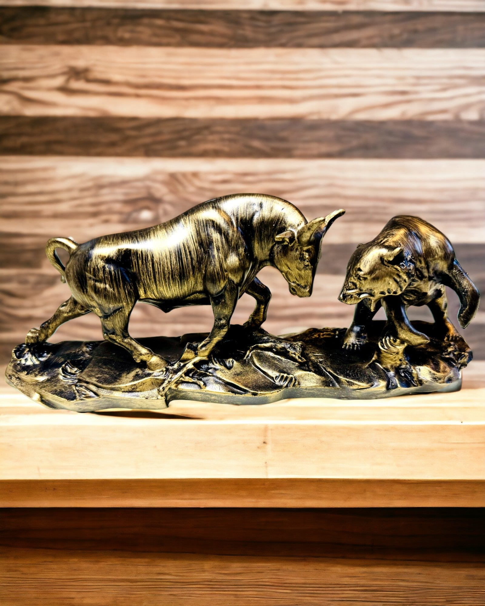 Skulptur "Zwei Rivalen" - Bulle und Bär - Symbolik des Finanzmarktes, Gravurmöglichkeit - Farbe Kupfer