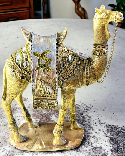 Statuette "Wędrowiec Pustyni" - Dekorativer Kamel aus Harz mit Gravurmöglichkeit