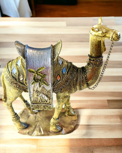 Statuette "Wędrowiec Pustyni" - Dekorativer Kamel aus Harz mit Gravurmöglichkeit