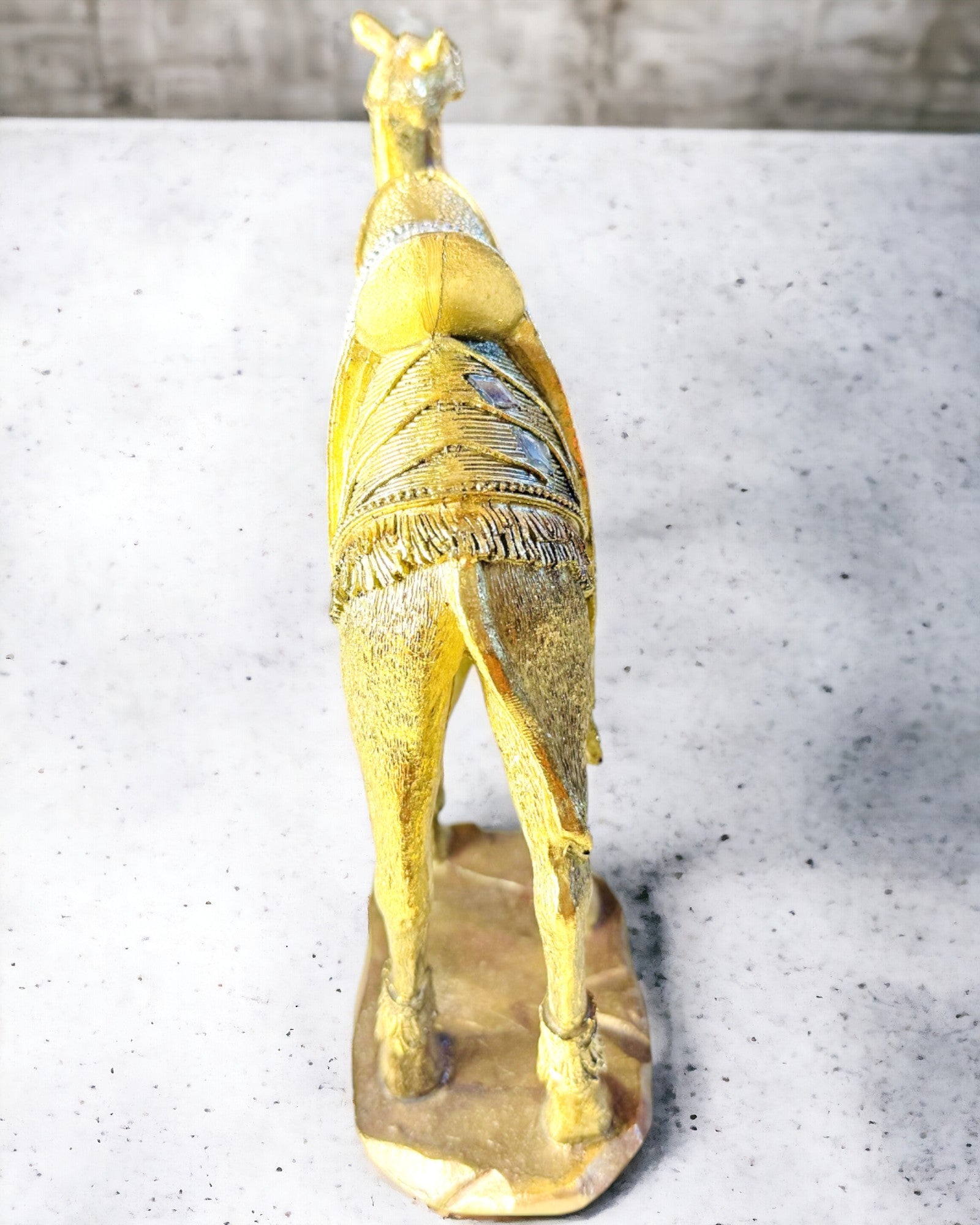 Statuette "Wędrowiec Pustyni" - Dekorativer Kamel aus Harz mit Gravurmöglichkeit