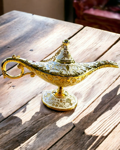 Magische Lampe von Aladin mit Gravuroption - Weißer Variante, durchzogen mit Gold