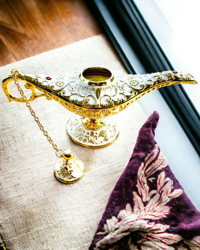 Magische Lampe von Aladin mit Gravuroption - Weißer Variante, durchzogen mit Gold