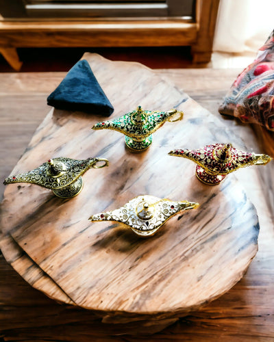 Magische Lampe von Aladin mit Gravuroption - Weißer Variante, durchzogen mit Gold