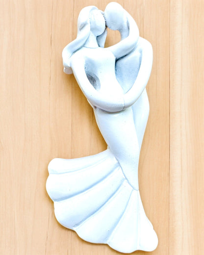 Elegante Verbindung - Kleine Dekorationsfigur mit Gravuroption - Farbe Weiß