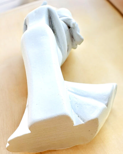 Elegante Verbindung - Kleine Dekorationsfigur mit Gravuroption - Farbe Weiß
