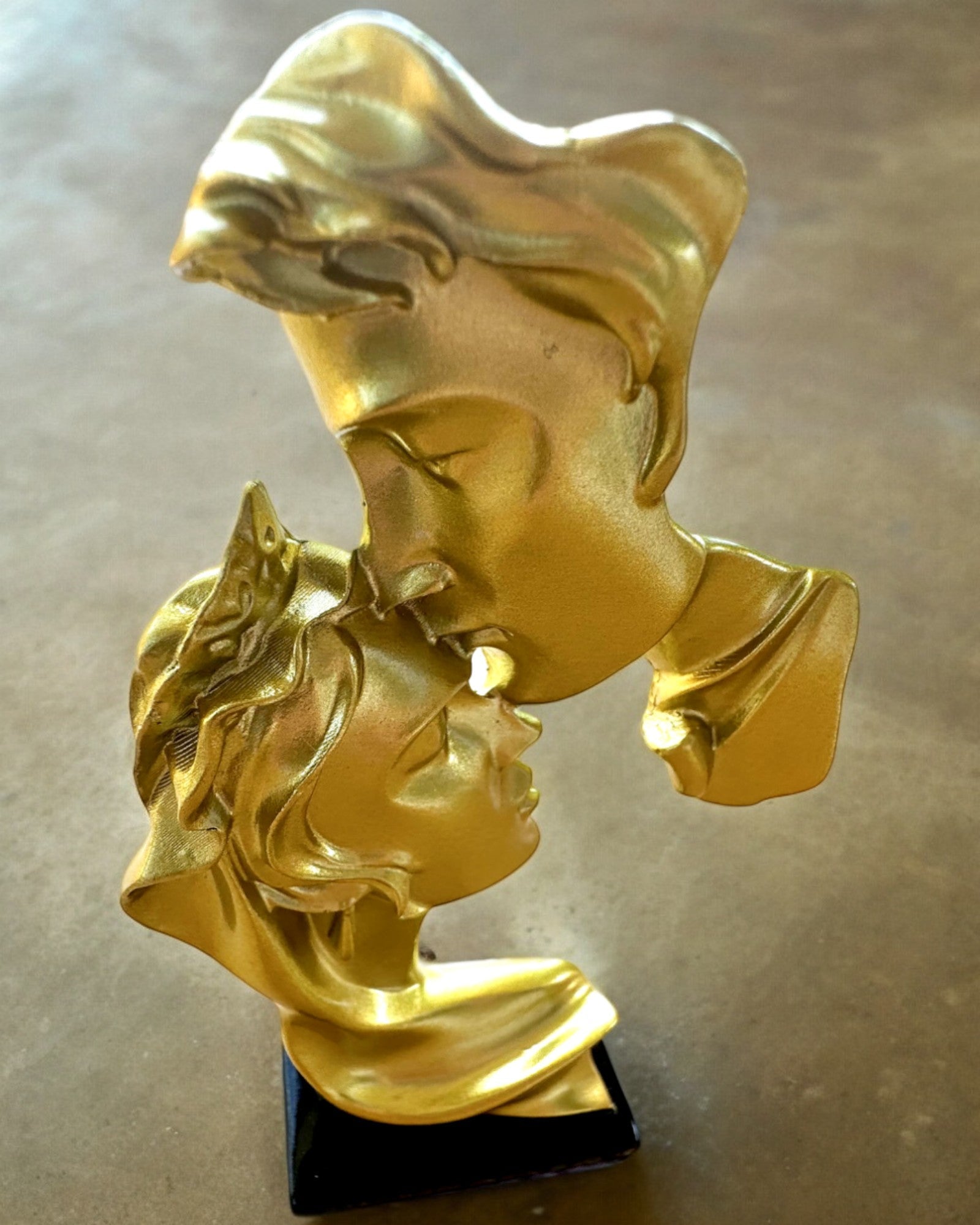 Figur "Eleganz in Stein" Farbe Gold - 13,5 cm Höhe, Dekorativ mit Gravuroption