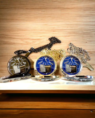 Taschenuhr "Astrum Temporis" - Schwarzer Rahmen. Möglichkeit zur Personalisierung mit Gravur.