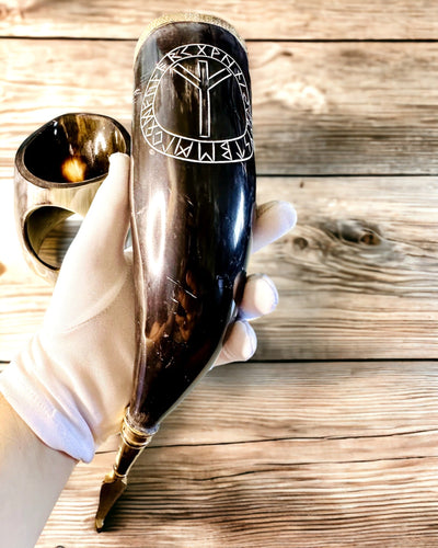 Hornbecher "Viking Valor" - Handgraviert, Premium Qualität - 4 Varianten zur Auswahl