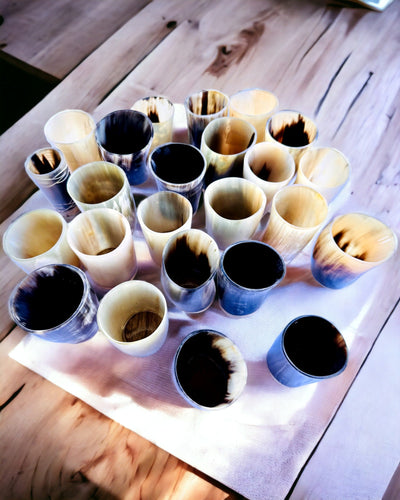 Handgefertigte kleine Tasse mit Gravurmöglichkeit, indisches Glas Tasse, Personalisierung als Geschenk möglich, Gravur. Helle Farbe