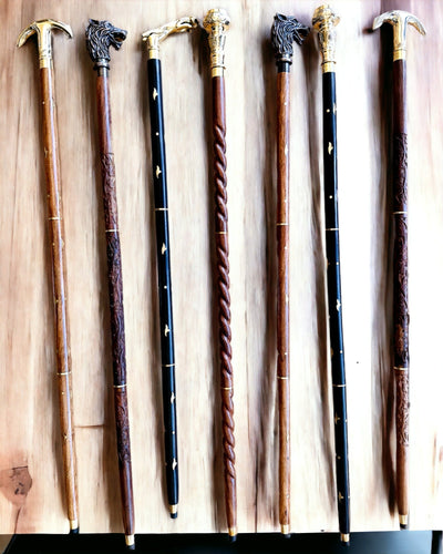 Kompasso Brown - Spazierstock - Handgeschnitztes Holz - Exklusive Edition mit Gravurmöglichkeit