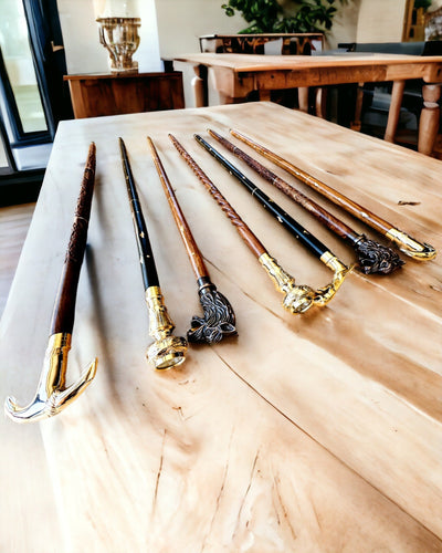 Kompasso Black - Spazierstock - Handgeschnitztes Holz - Exklusive Edition mit Gravurmöglichkeit