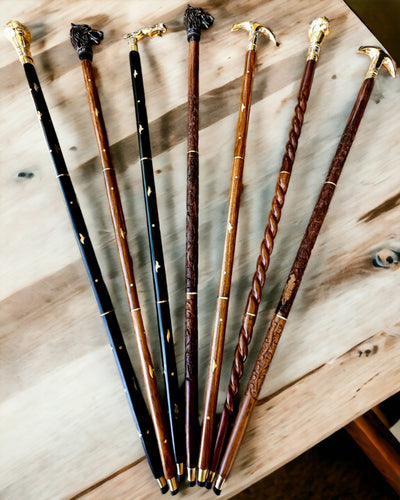 Kompasso Black - Spazierstock - Handgeschnitztes Holz - Exklusive Edition mit Gravurmöglichkeit