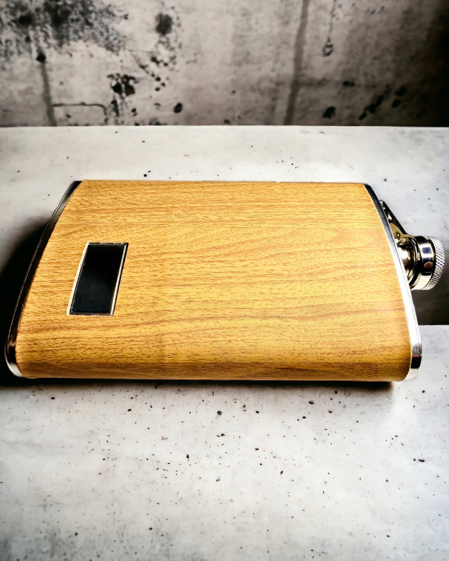 Holzset "Piersiówka Elegance" mit Gravurpersonalisierungsmöglichkeit