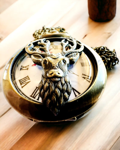 Taschenuhr Waldwächter - Elegante Uhr mit Hirschmotiv, personalisierbar mit Gravur
