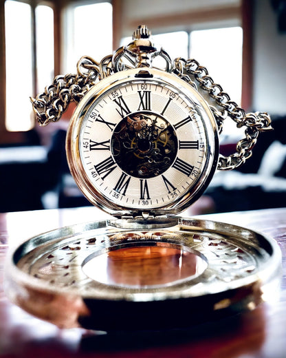 Silberne Taschenuhr "Vintage Elegance" mit Gravurpersonalisierung möglich