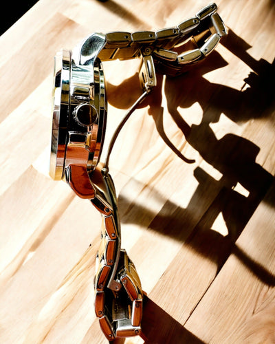 Elegante Herrenuhr KIMSDUN Prestige Transparentes Uhrwerk und Sportliche Eleganz, personalisierbar mit Gravur