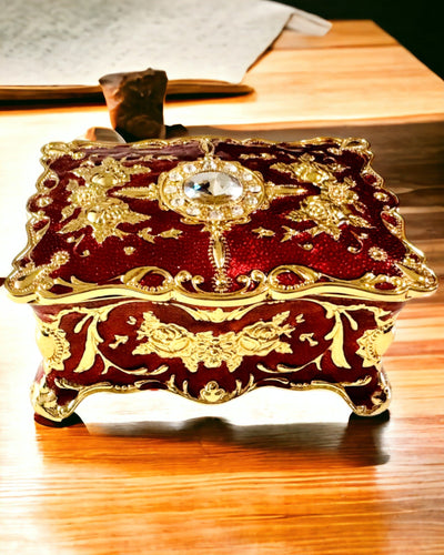 Schmuckkästchen, Organizer für Schmuck im Vintage-Stil – Metallische Schatzkiste mit dekorativen Elementen