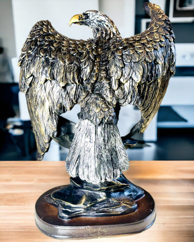 Dekorative Statue "Fliegender Adler" – Majestätisches Symbol für Stärke und Freiheit