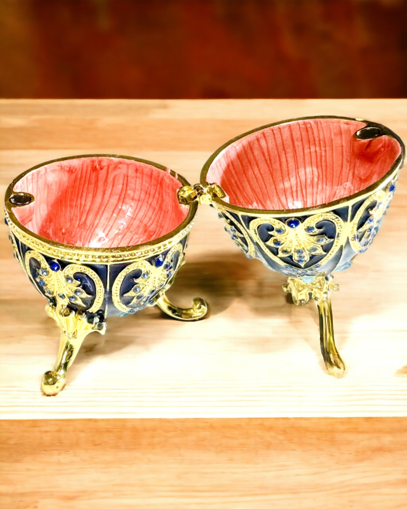 Exklusives Fabergé-Ei - dunkelblaue Farbe – Dekorative Schmuckschatulle aus Emaille