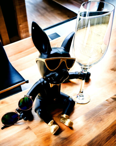 Exklusive Figur "Stilvoller Bulldogge", Farbe Schwarz, Halter für Weinglas oder Champagnerglas, Personalisierung mit Gravur