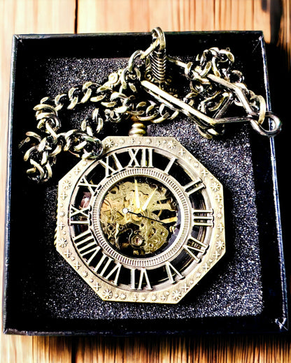 Klassische achteckige braune mechanische Taschenuhr im Steampunk-Stil - Zeitlos