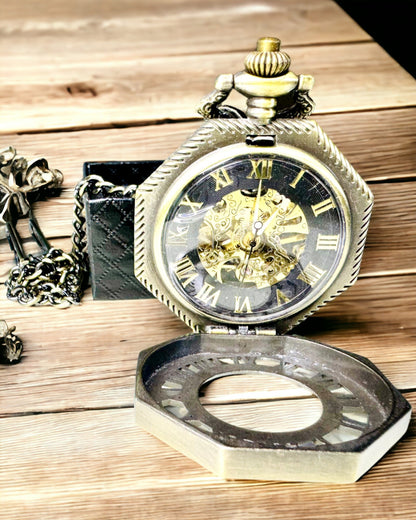 Klassische achteckige braune mechanische Taschenuhr im Steampunk-Stil - Zeitlos