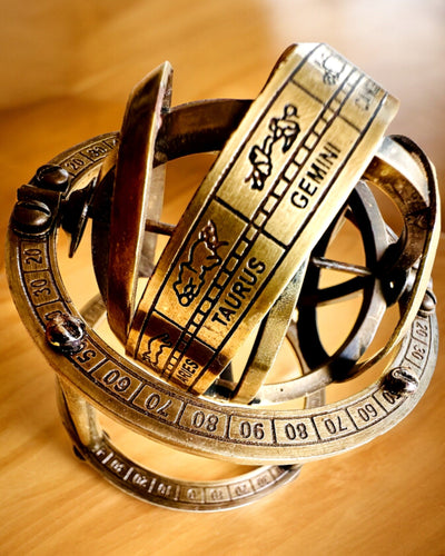 Astronomische Uhr „Kosmische Harmonie“ - Möglichkeit zur Personalisierung mit Gravur