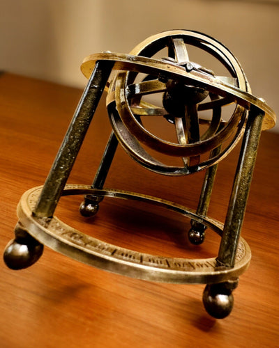 Astronomische Uhr „Kosmische Harmonie“ - Möglichkeit zur Personalisierung mit Gravur