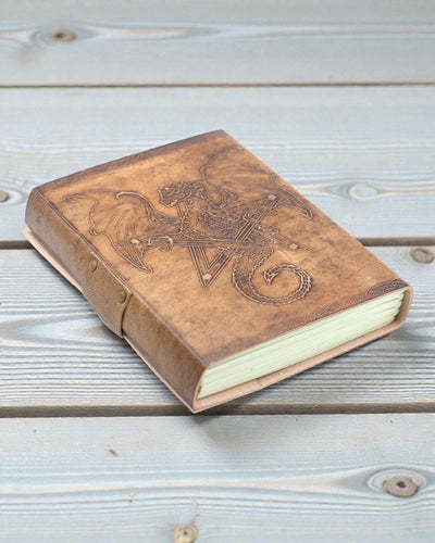 Leder-Notizbuch Drachenwächter der Legenden – Handgeprägt 20 × 15 cm