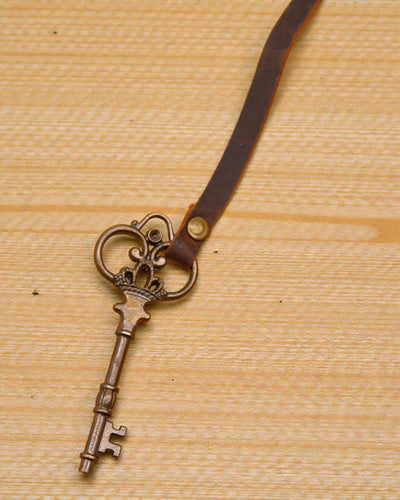 Notizbuch aus geöltem Leder mit Geheimschlüssel – Tagebuch im Nostalgie-Stil 13 × 18 cm