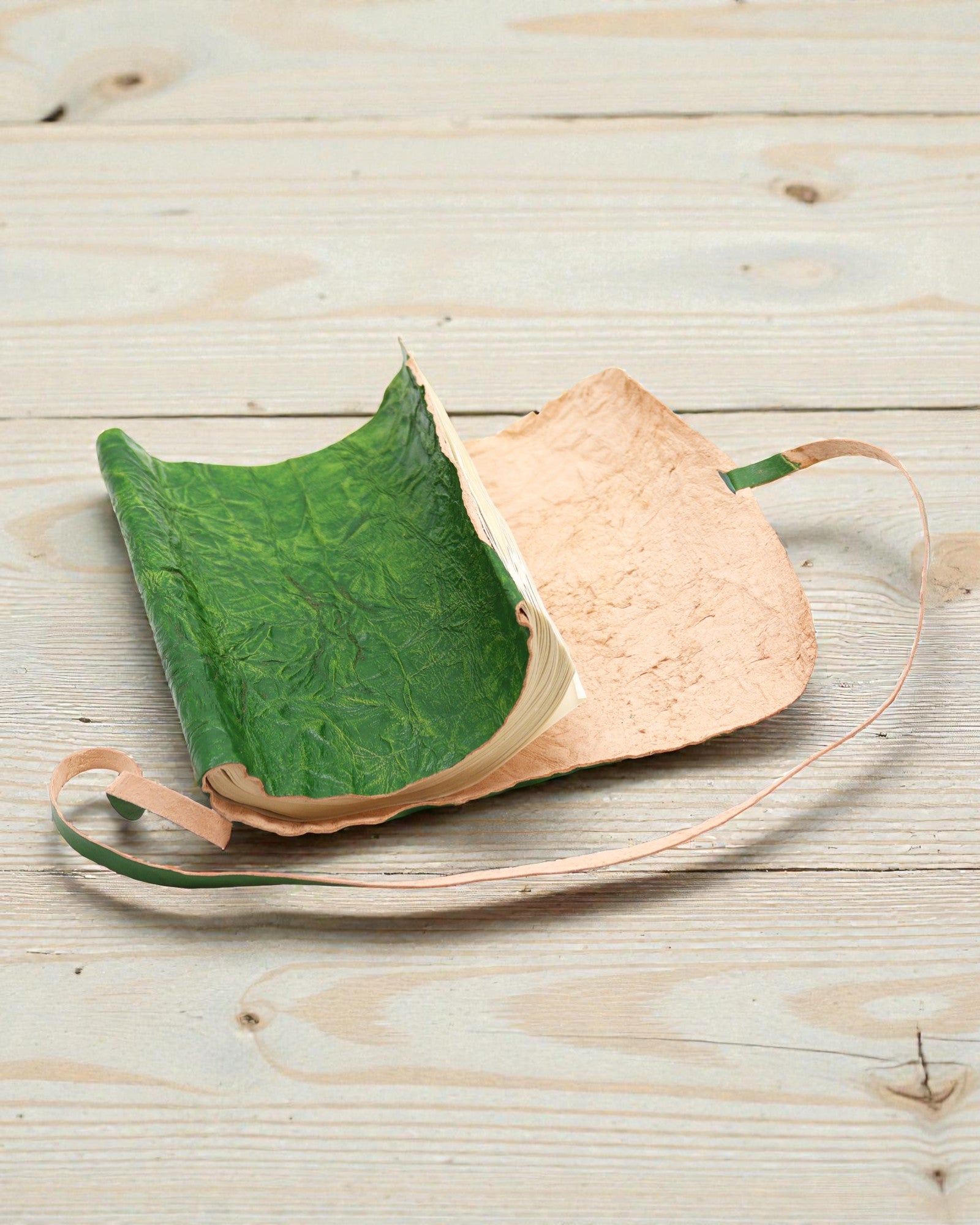 Aufrollbares Leder-Notizbuch für Reisende Nomade Grün – 21 × 15 cm