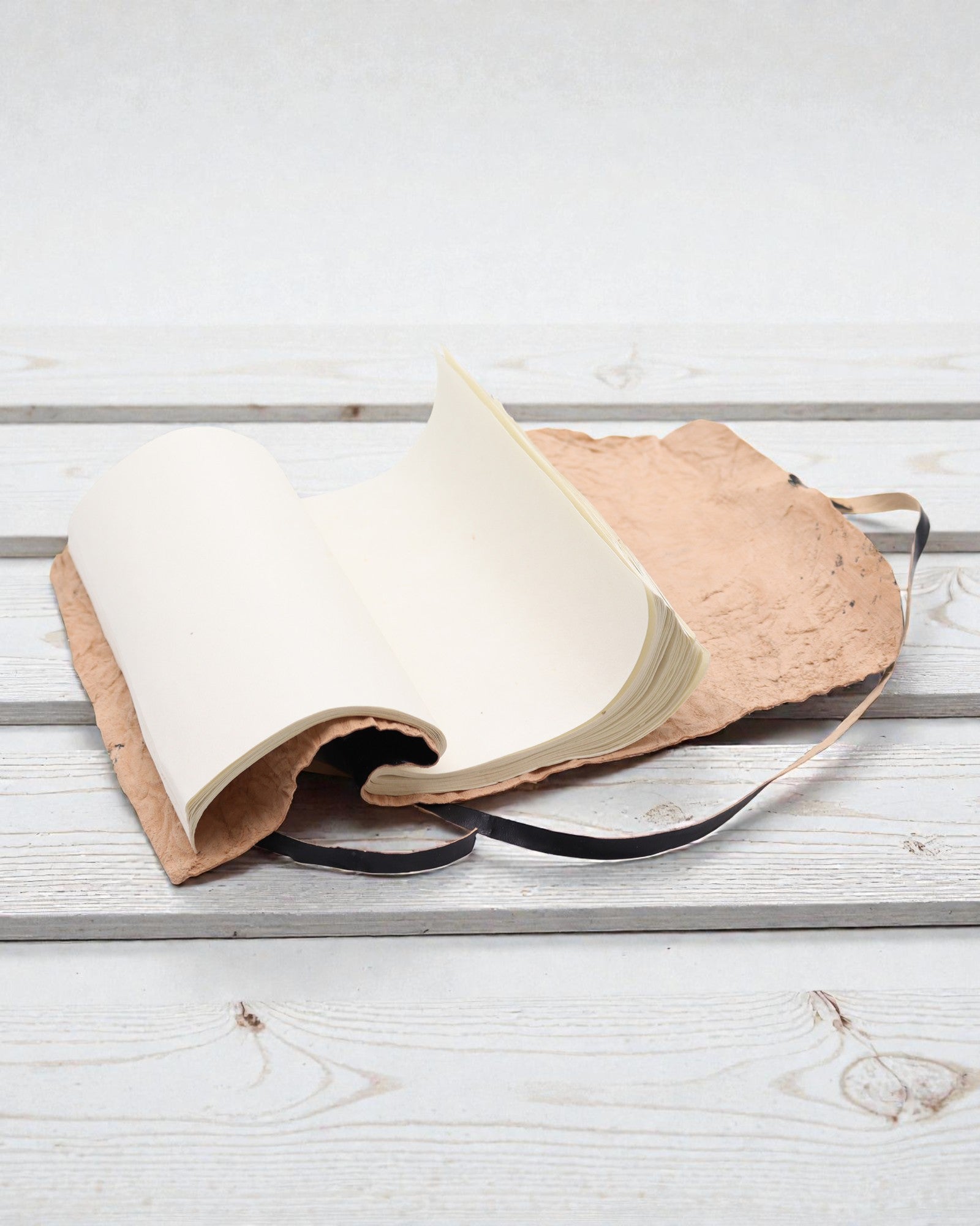 Aufrollbares Leder-Reisenotizbuch Nomade Schwarz – 21 × 15 cm