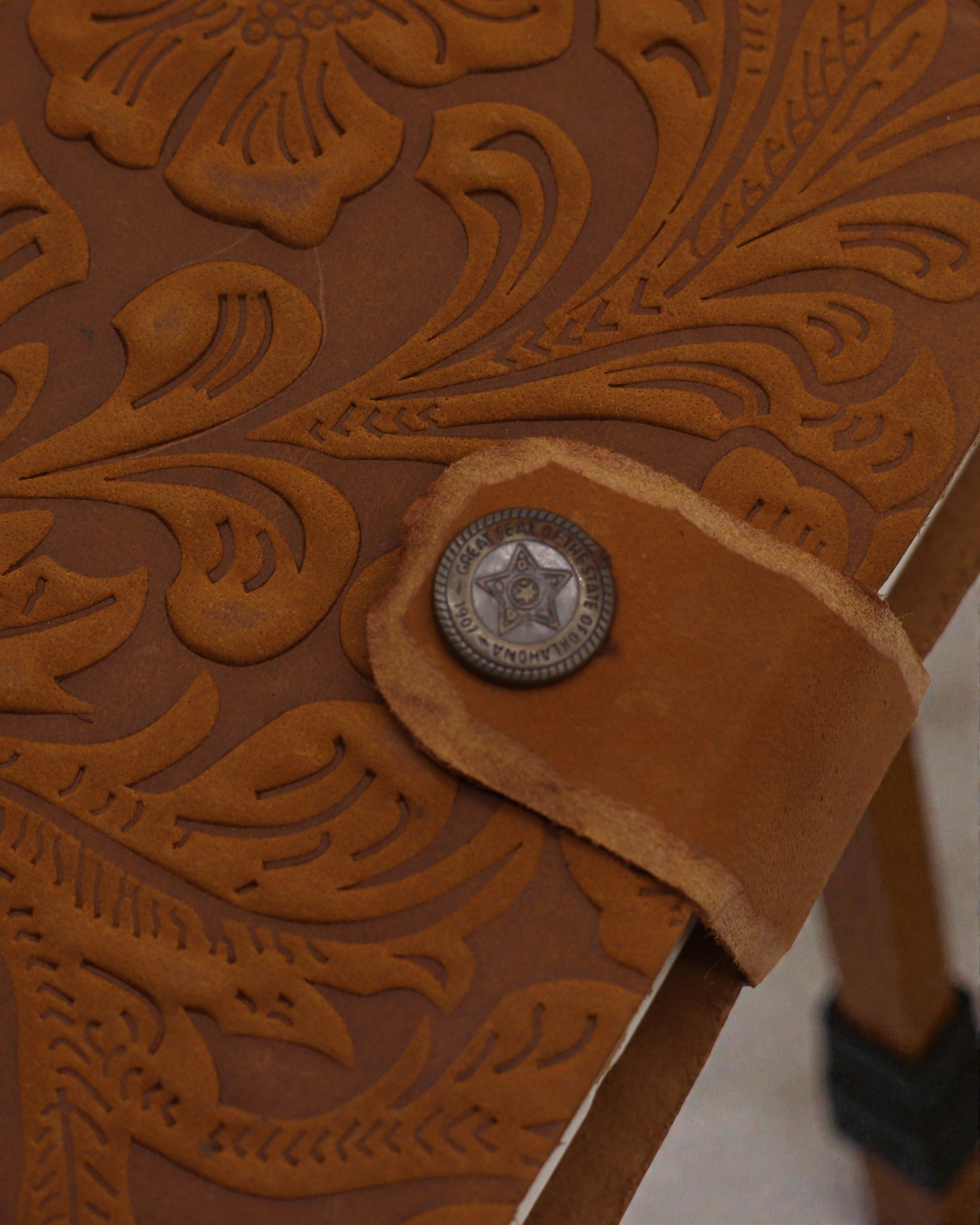 Leder-Notizbuch mit geprägten Blumen – braun (17,8 x 12,7 cm)