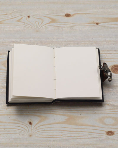 Leder-Notizbuch mit Aufdruck – Schluss mit dem endlosen Scrollen (17,8 × 12,7 cm)