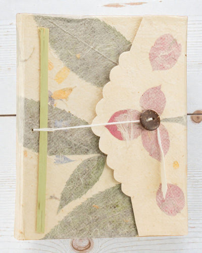 Mittelgroßes Lokta-Notizbuch Bougainvillea (15 x 12 cm) – 45 Blätter