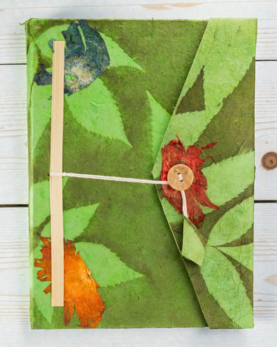 Großes Notizbuch im Ellbogenformat, kräftige Blumen – Waldgrün (45 Blätter, 21 x 15 cm)