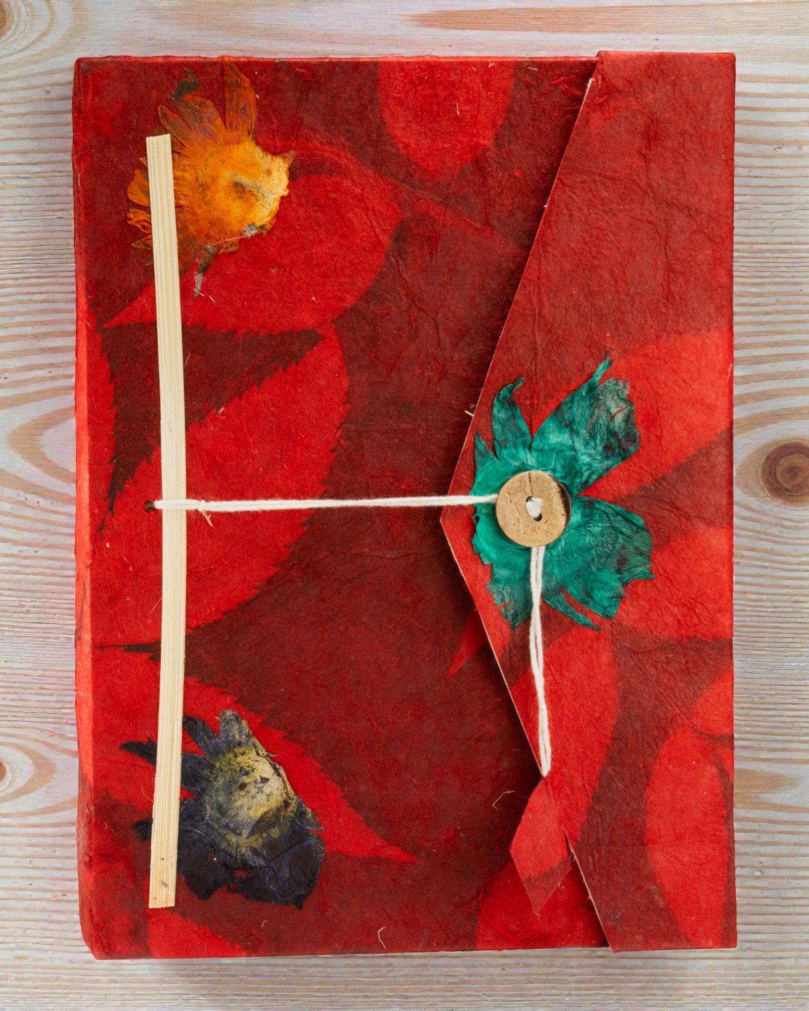 Künstlerisches Notizbuch Lokta Ruby Bloom – Mutige Blumen (45 Blätter, 21 x 15 cm)