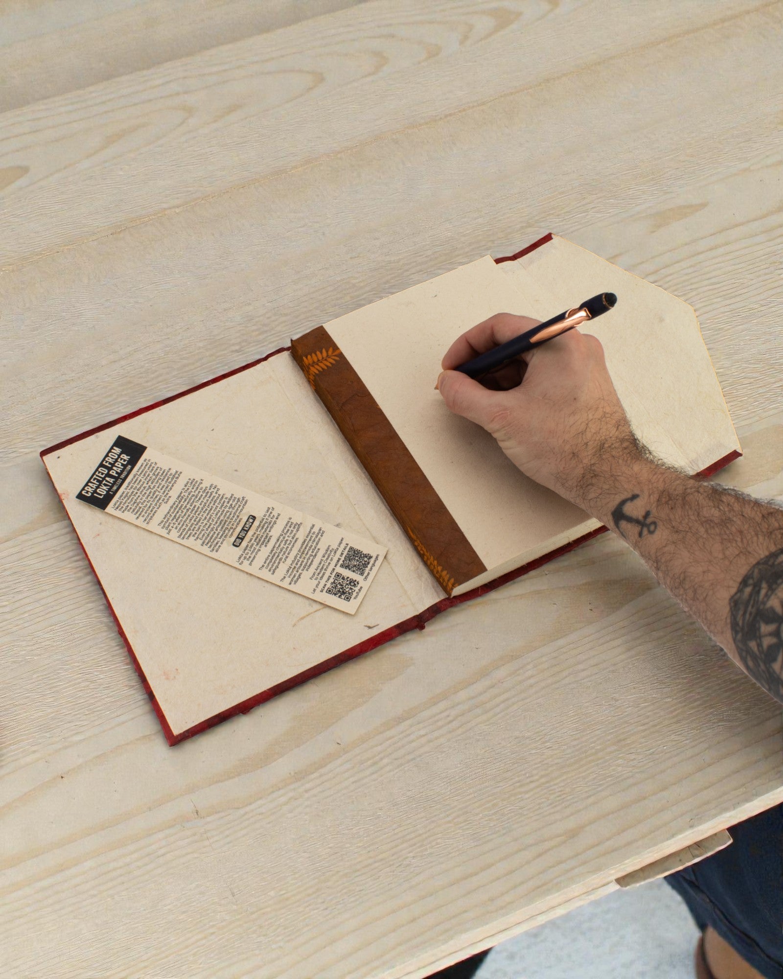 Künstlerisches Notizbuch Lokta Ruby Bloom – Mutige Blumen (45 Blätter, 21 x 15 cm)