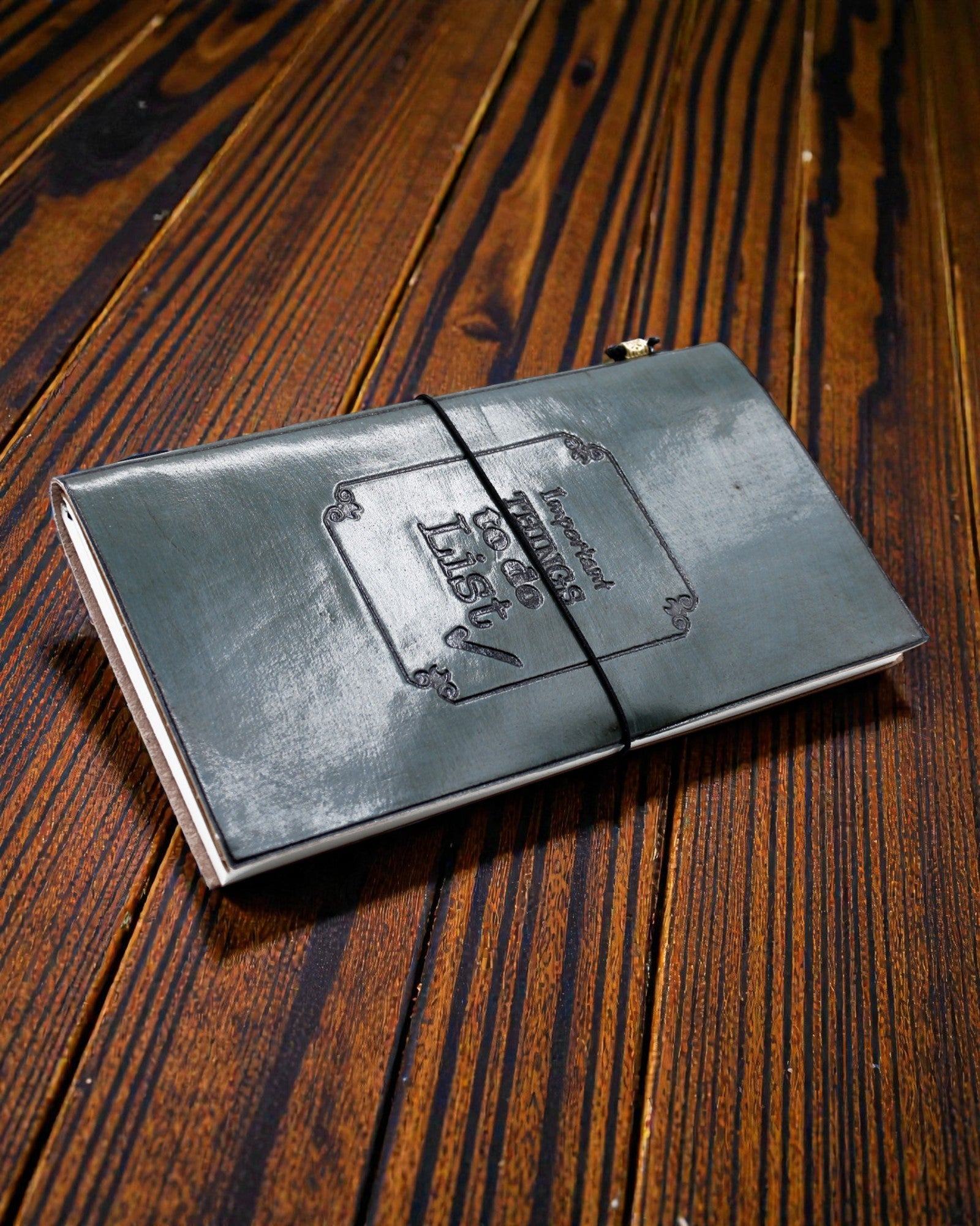 Wichtige Dinge zu erledigen – graues ledernes handgefertigtes Notizbuch 22 × 12 × 1,5 cm, 80 Seiten