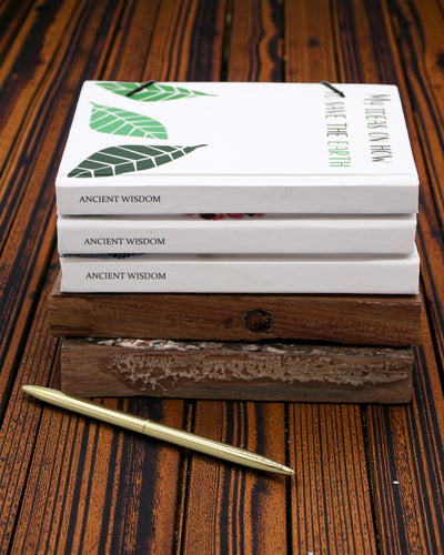 Leaves Together – kleines Notizbuch mit Riemen und Kokosknopf 18 × 12,5 cm, 200 Seiten