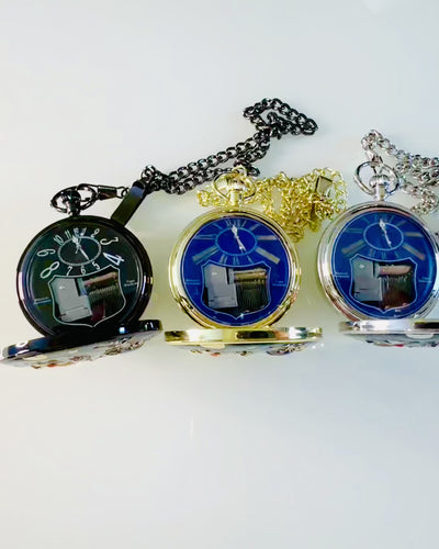 Taschenuhr "Astrum Temporis" - Goldener Rahmen. Möglichkeit zur Personalisierung mit Gravur.