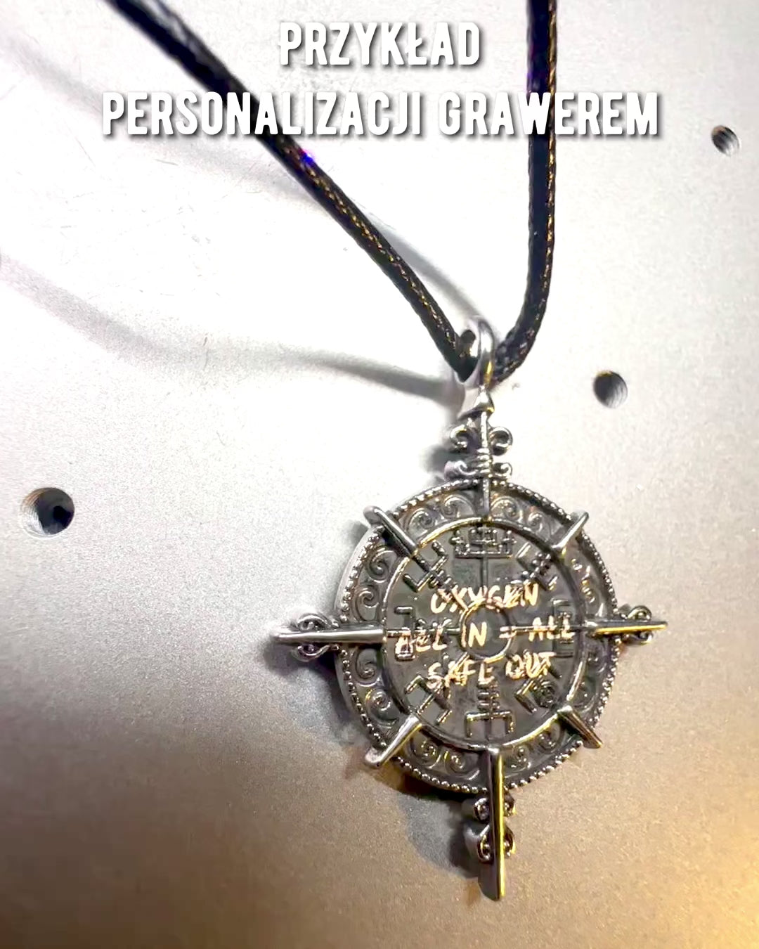 Amulett "Wojownik Północy" - Wikingerkompass, personalisierbar mit Gravur als Geschenk, 2 Varianten zur Auswahl