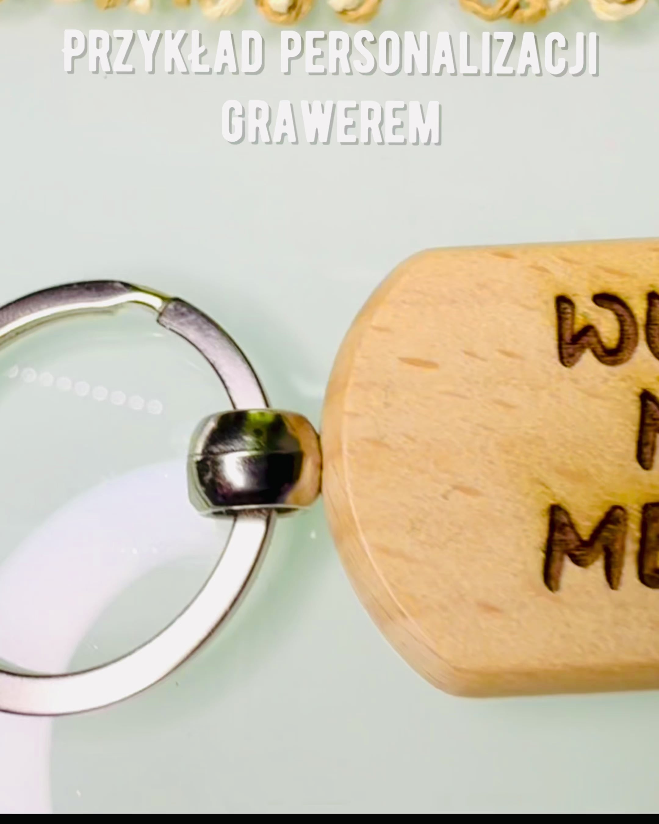 Eleganter Holzschlüsselanhänger mit Gravurpersonalisierung – Ideal als Geschenk