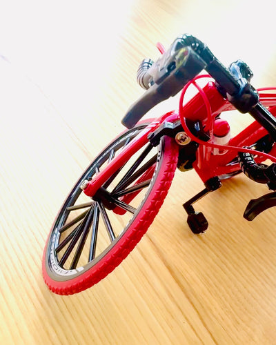 Miniaturmodell Metallfahrrad Roter "SpeedMaster" mit Gravur personalisiert als Geschenk, 2 Farbvarianten