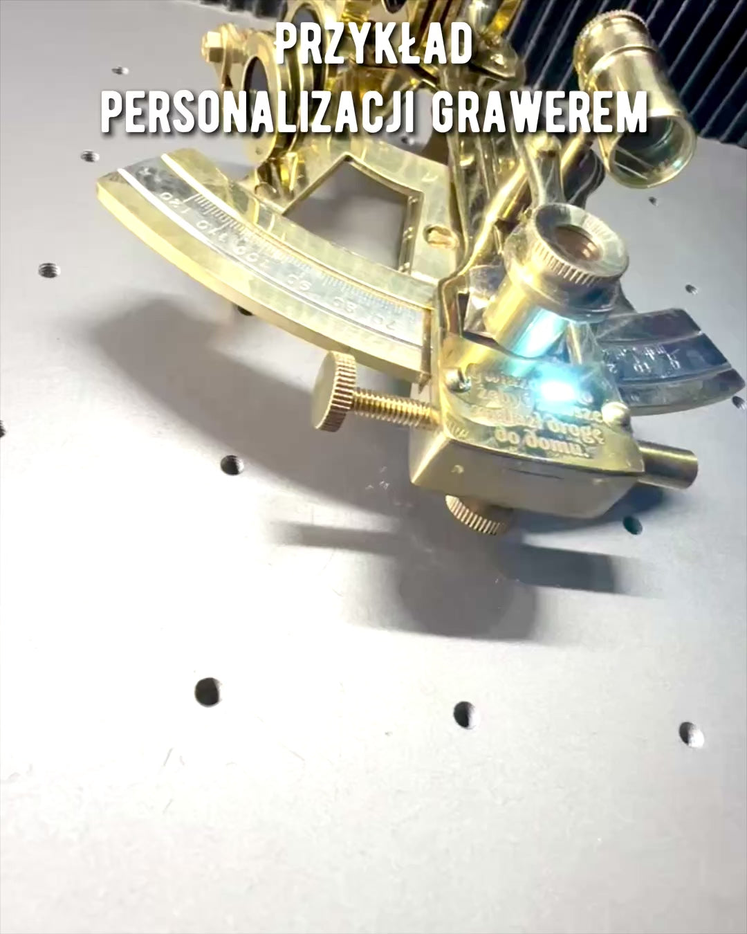 Künstlerischer Sextant in goldener Farbe - Möglichkeit zur Personalisierung mit Gravur